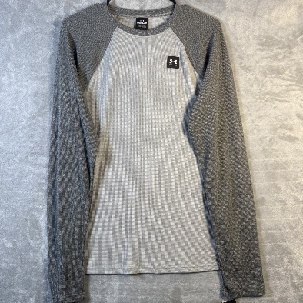 UnderArmor Youth XL Grey Long Sleeve Shirt